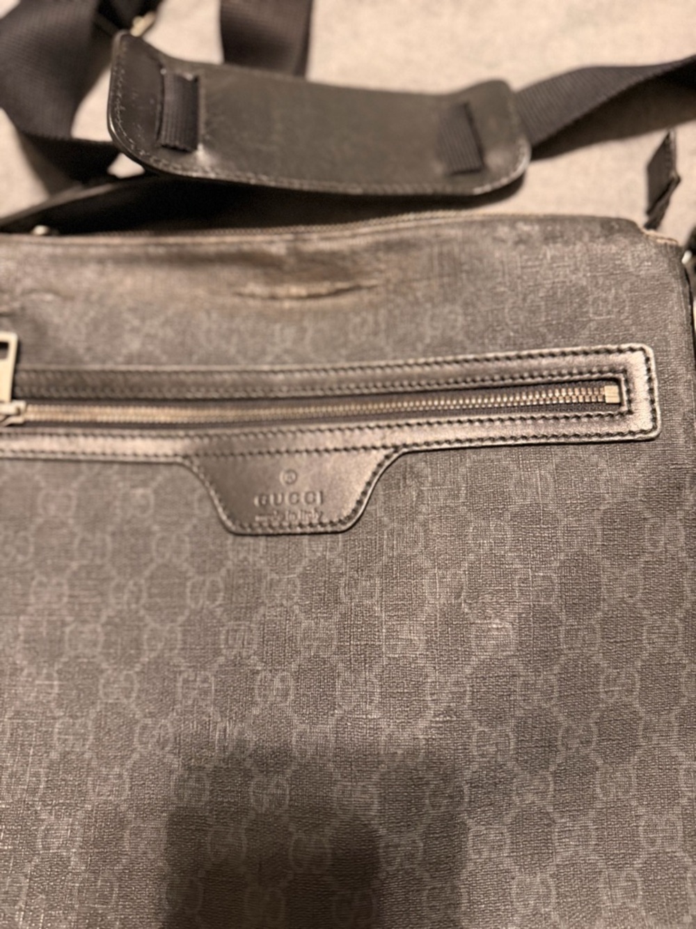 Gucci Black Monogram Messenger Shoulder Bag - Picture 2 of 15
